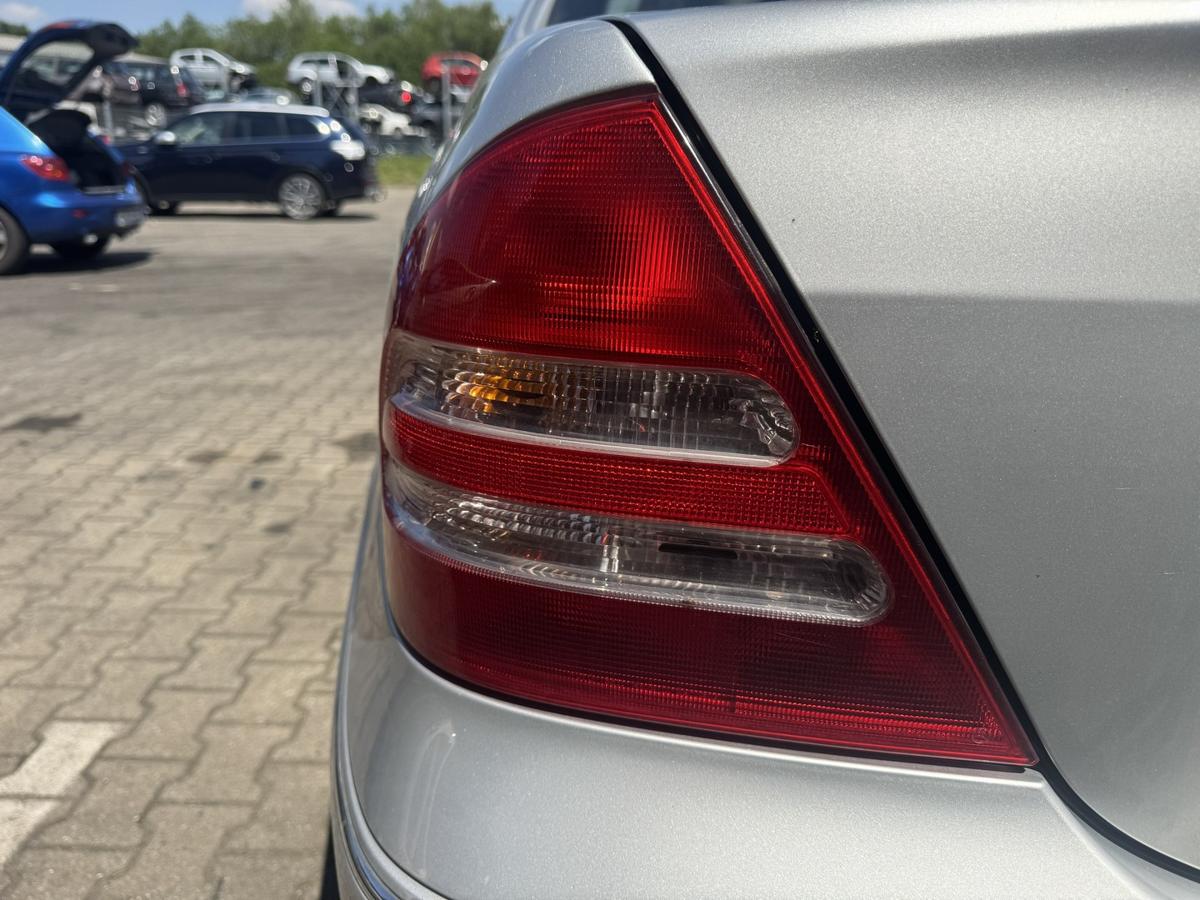 Mercedes C Klasse W203 original R&uuml;cklicht R&uuml;ckleuchte Schlussleuchte links Limousine Bj.2001